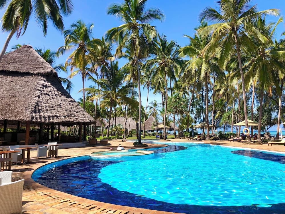 Bluebay Beach Resort 